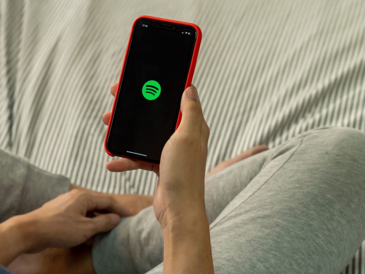 How to Clear Queue on Spotify Using iPhone, Android, and Desktop - Guiding  Tech